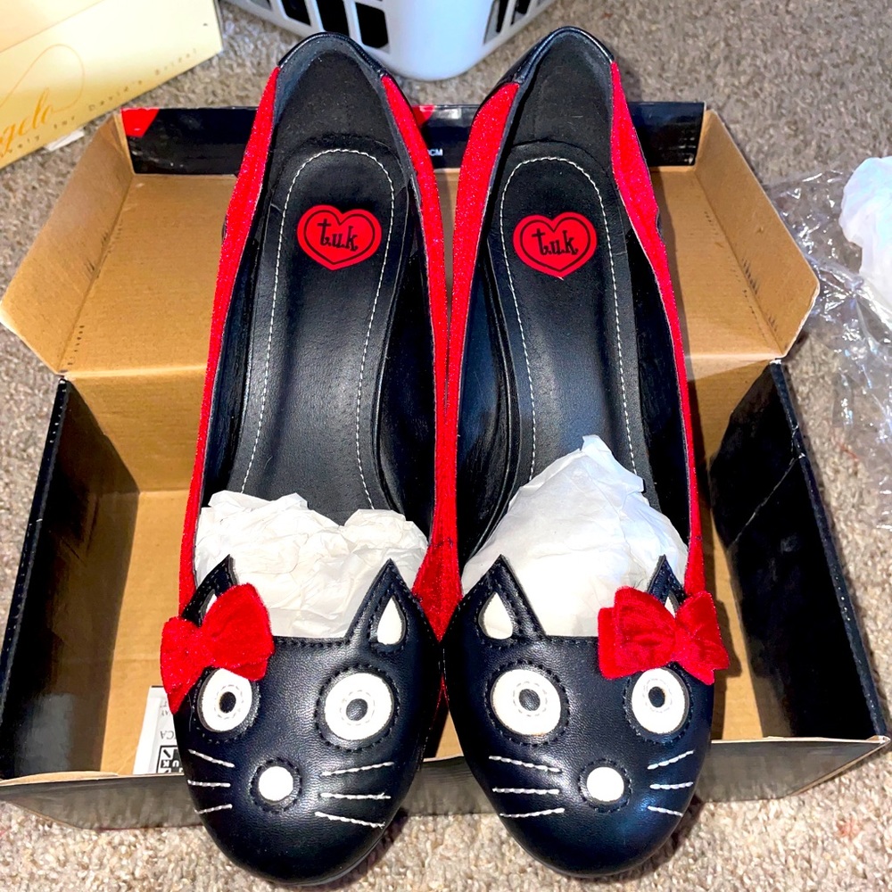Tuk red velvet kitty heels
